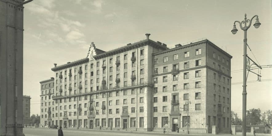 Основное изображение для учреждения Жилой дом на Большой Калужской улице (Ленинском проспекте, 22)