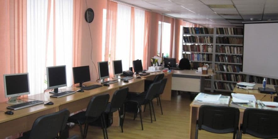 Основное изображение для учреждения Муниципальное учреждение «Публичная библиотека городского округа ЗАТО Уральский»
