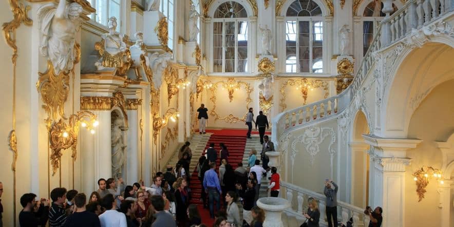 Основное изображение для события Обзорная экскурсия по Санкт-Петербургу с посещением Государственного Эрмитажа