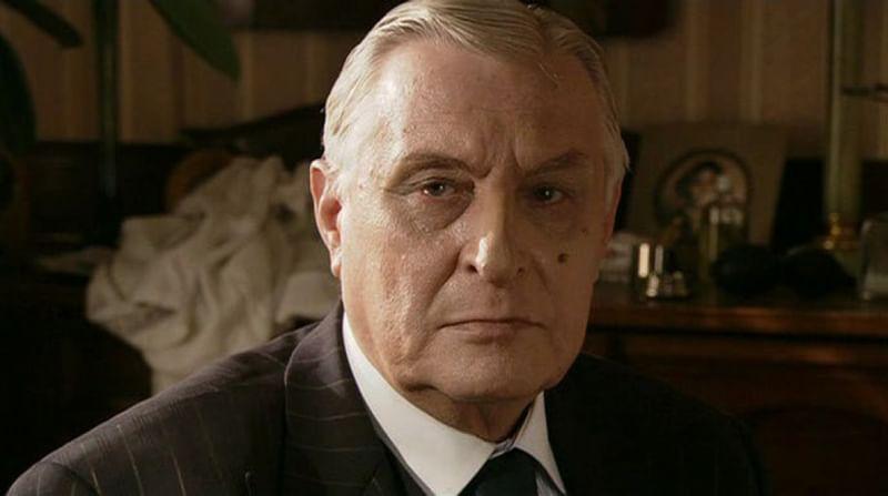 Олег Басилашвили в роли Воланда в телевизионном многосерийном фильме Владимира Бортко «Мастер и Маргарита» (2005)