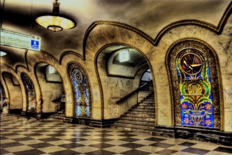 Станция «Новослободская». Кольцевая линия Московского метрополитена