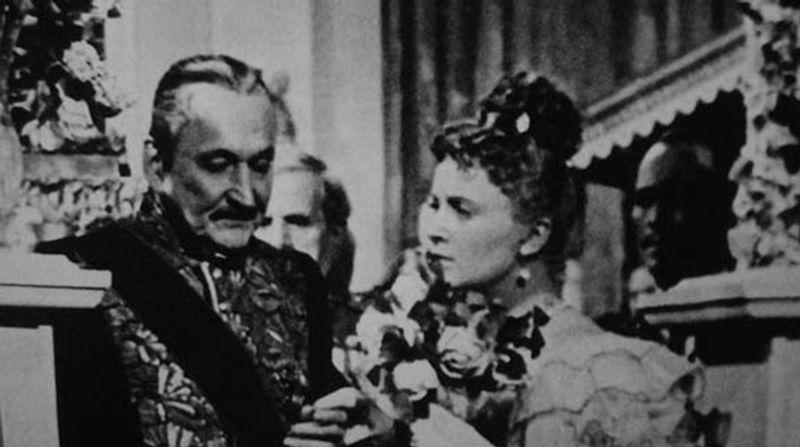 Кадр из художественного фильма Исидора Анненского «Анна на шее» (1954)