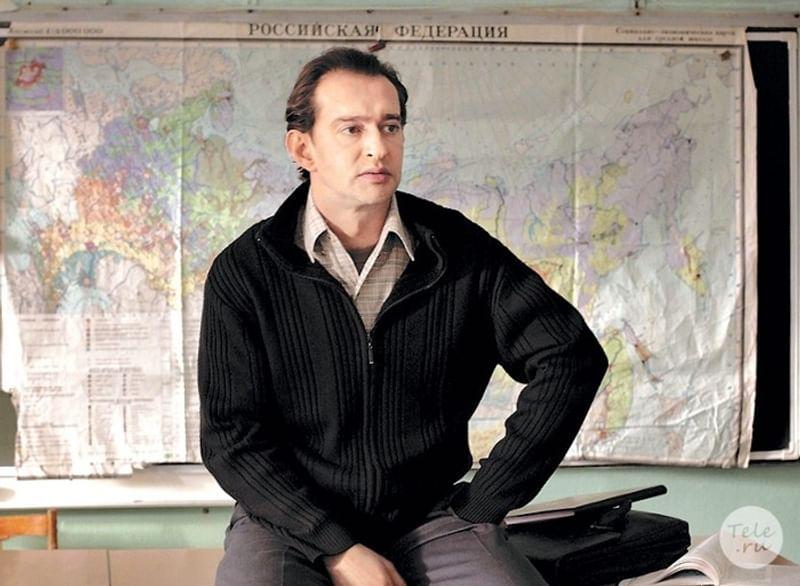 Константин Хабенский в роли Виктора Сергеевича в художественном фильме Александра Велединского «Географ глобус пропил» (2013)