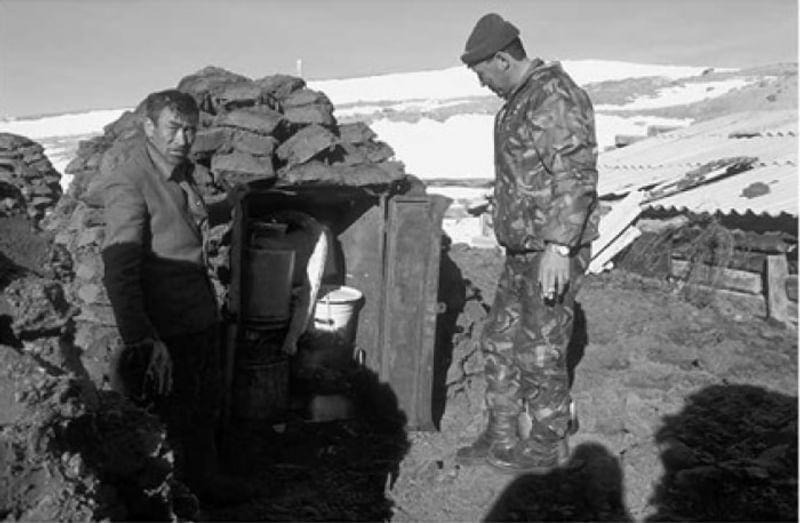 Место временного хранения утвари на зимовье после откочевки на летние пастбище