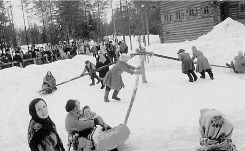 Карусель кружало. Масленница в музее