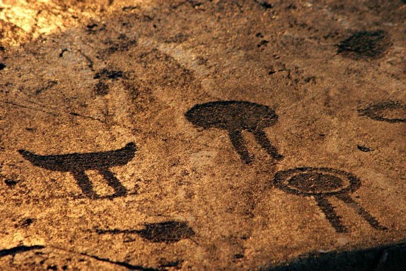 Карелия. Онежские петроглифы. Солярные и лунарные изображения.