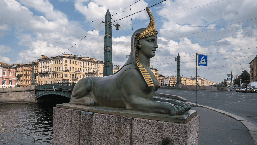 Египетский мост, Санкт-Петербург. Фотография: Alex 'Florstein' Fedorov / <a href="https://commons.wikimedia.org/w/index.php?curid=34107170" rel="nofollow noopener" target="_blank">commons.wikimedia</a> / <a href="https://creativecommons.org/licenses/by-sa/4.0" rel="nofollow noopener" target="_blank">CC BY-SA 4.0</a>