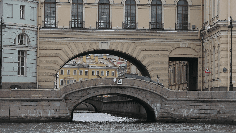 Эрмитажный мост, Санкт-Петербург. Фотография: Ultyash1981 / <a href="https://commons.wikimedia.org/w/index.php?curid=36136203" rel="nofollow noopener" target="_blank">commons.wikimedia</a> / <a href="https://creativecommons.org/licenses/by-sa/3.0" rel="nofollow noopener" target="_blank">CC BY-SA 3.0</a>