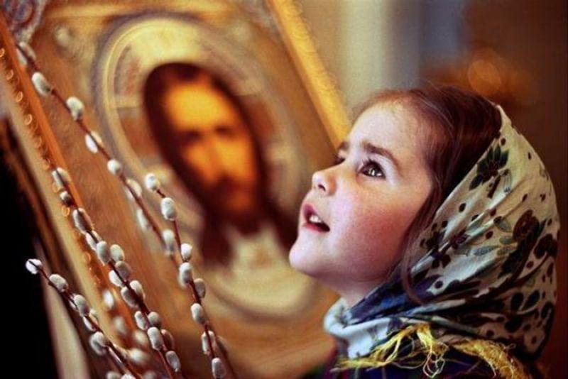 В храме в Вербный день