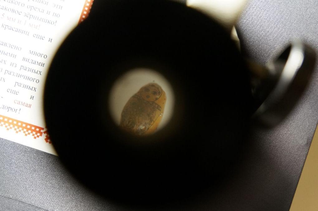 Самая маленькая матрешка, созданная Анатолием Коненко