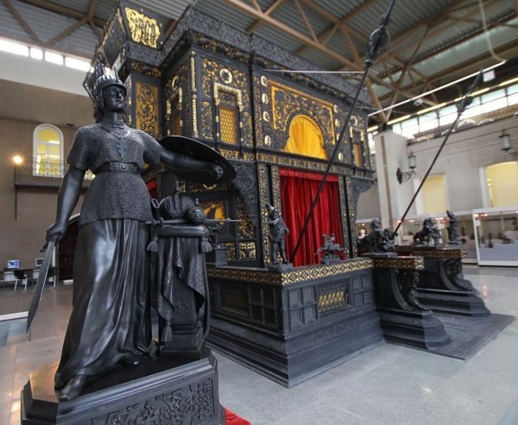 Чугунный дворец со скульптурой «Россия» (оригинал, 1898–1900 годы). Екатеринбургский музей изобразительных искусств