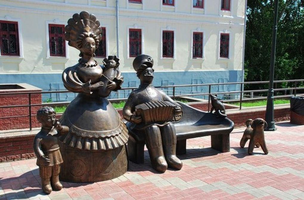 Скульптурная композиция «Семья» в Кирове