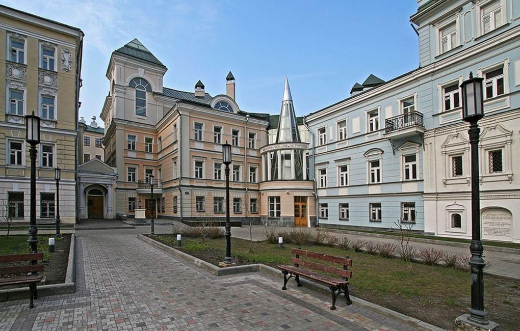 Библиотека-читальня имени Тургенева в Москве