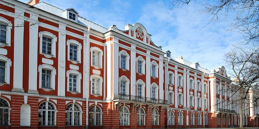 Основное изображение для учреждения Здание Государственных коллегий
