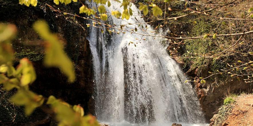 Основное изображение для учреждения Водопад Джур-Джур