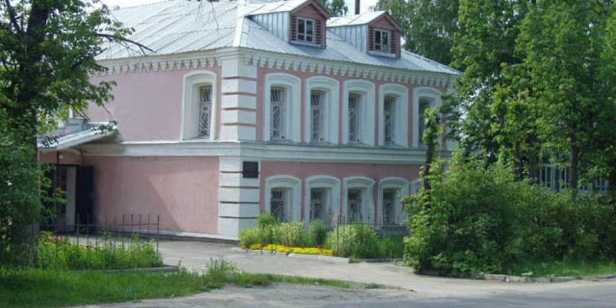 Основное изображение для учреждения Библиотечно-информационный центр Государственного музея палехского искусства