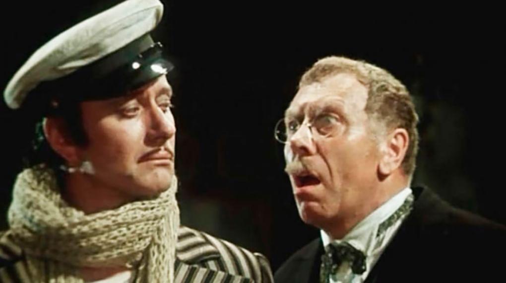 Кадр из фильма «12 стульев»