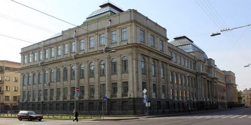 Основное изображение для учреждения Центральный научно-исследовательский геологоразведочный музей им. академика Ф.Н. Чернышева