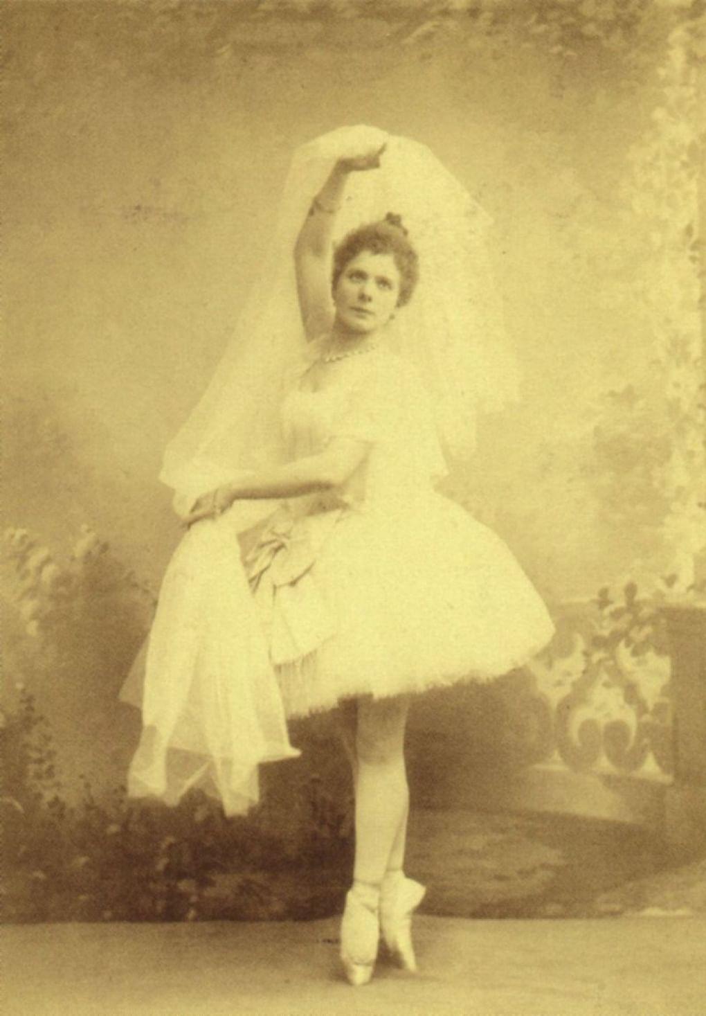Пьерина Леньяни в партии Раймонды. 1898 год