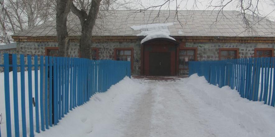 Основное изображение для учреждения Айгулевская сельская библиотека
