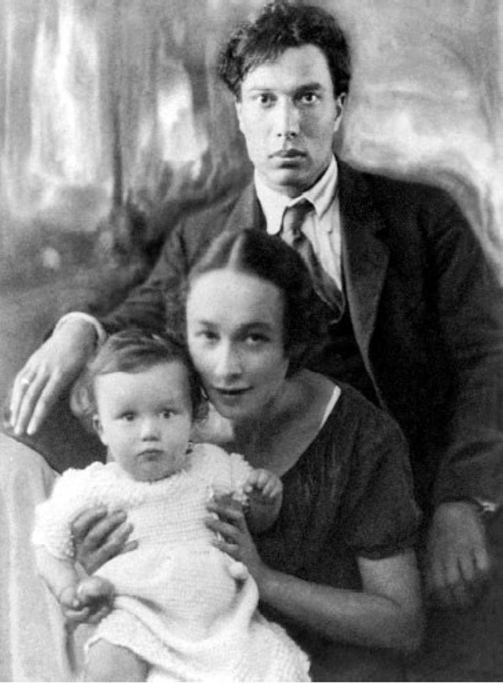 Евгения Лурье, Борис Пастернак и их сын Евгений. 1924 год