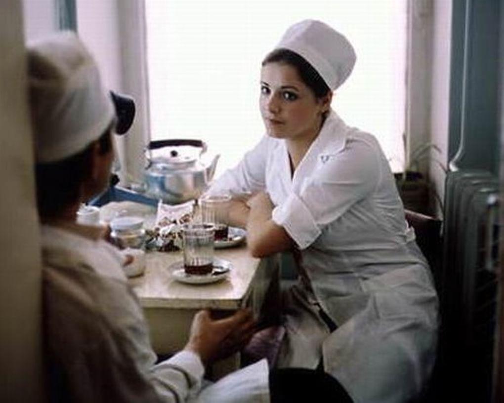 Елена Цыплакова в роли Жени Кораблевой. Кадр из фильма «Счастливая, Женька!» (1984)