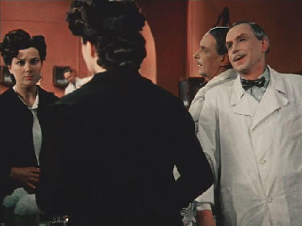 Элина Быстрицкая в роли Елизаветы Максимовны Муромцевой. Кадр из фильма «Неоконченная повесть» (1955)