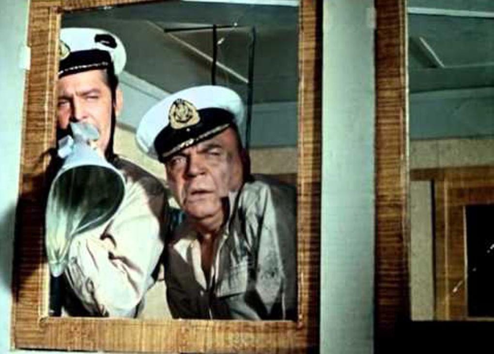 Кадр из фильма «Полосатый рейс» (1961) 