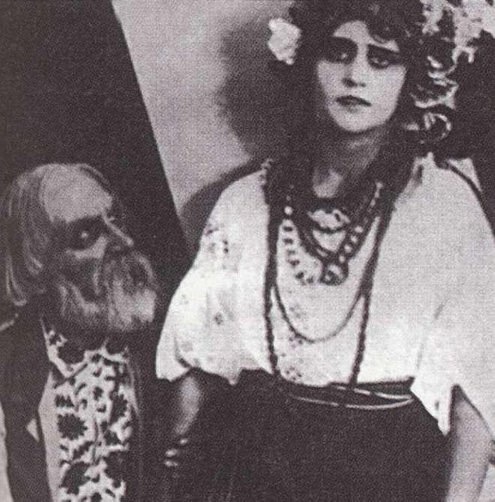 А. Бучма и В. Холодная в фильме «На алтарь красоты» (1917)