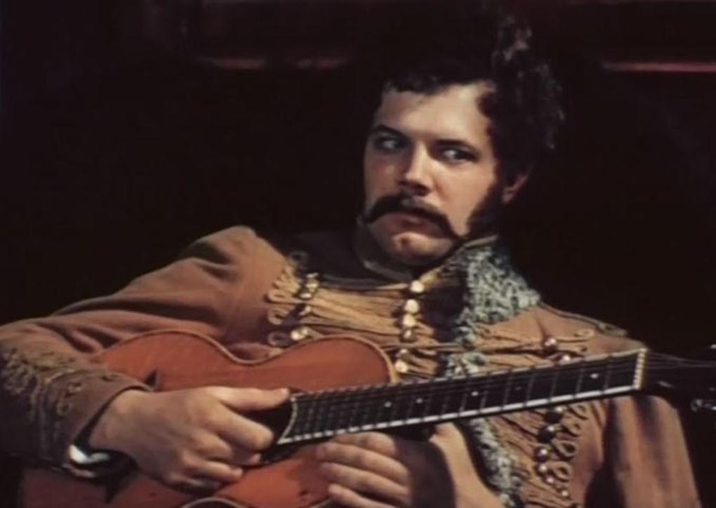 Кадр из фильма «Эскадрон гусар летучих» (1980)