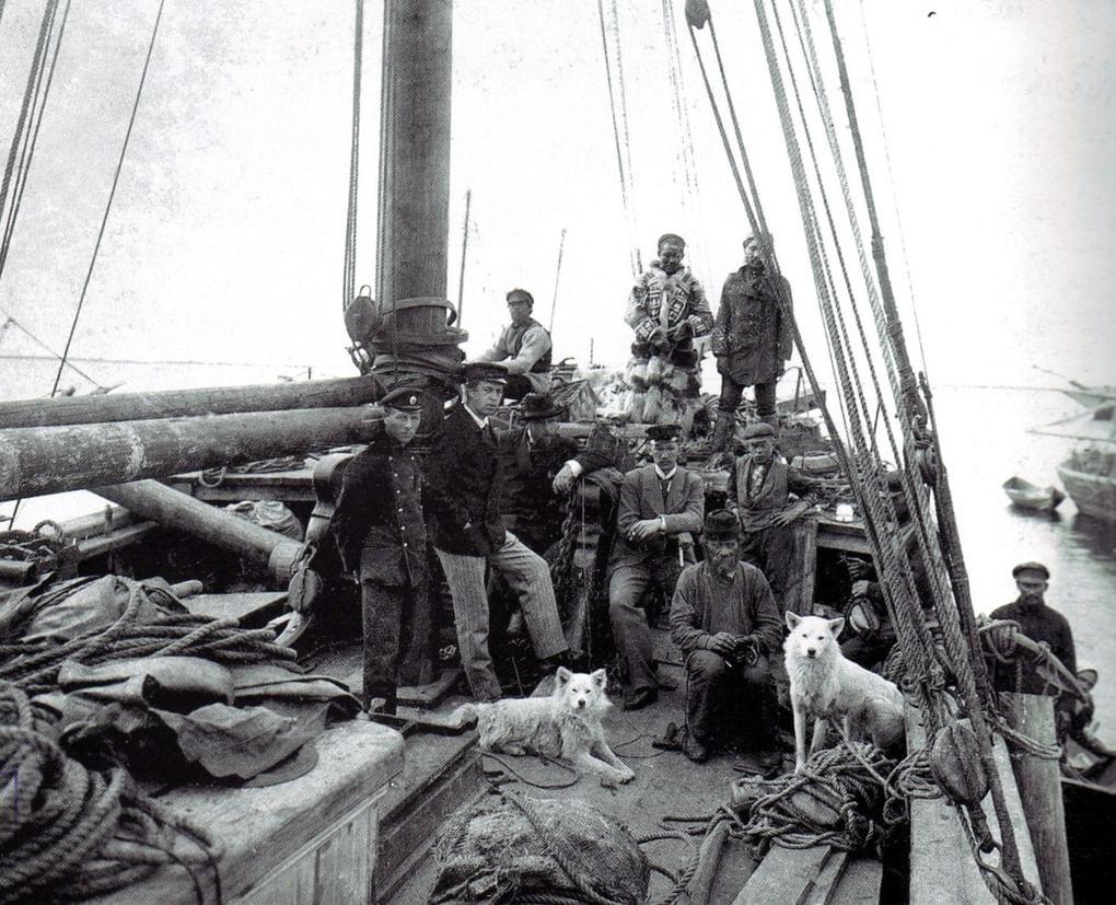 Команда Александра Борисова на яхте «Мечта». 1900