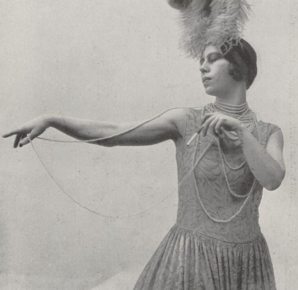 Бронислава Нижинская в балете «Les Biches» («Лани»). 1924. Фотография: pinterest.com