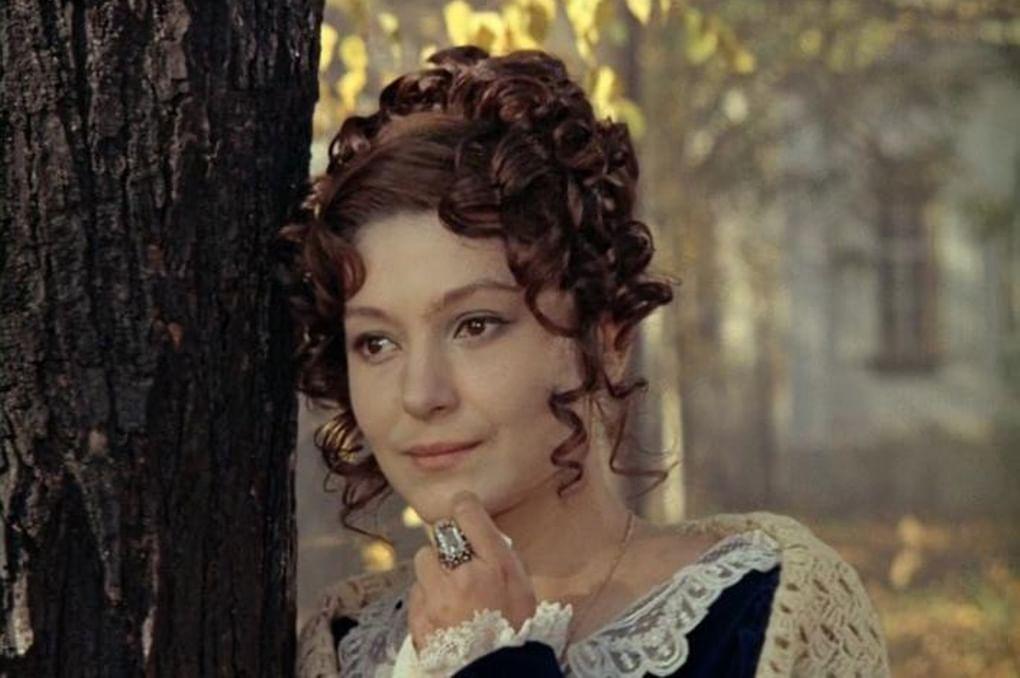 Наталья Бондарчук в роли Марии Волконской в фильме «Звезда пленительного счастья» (1975)