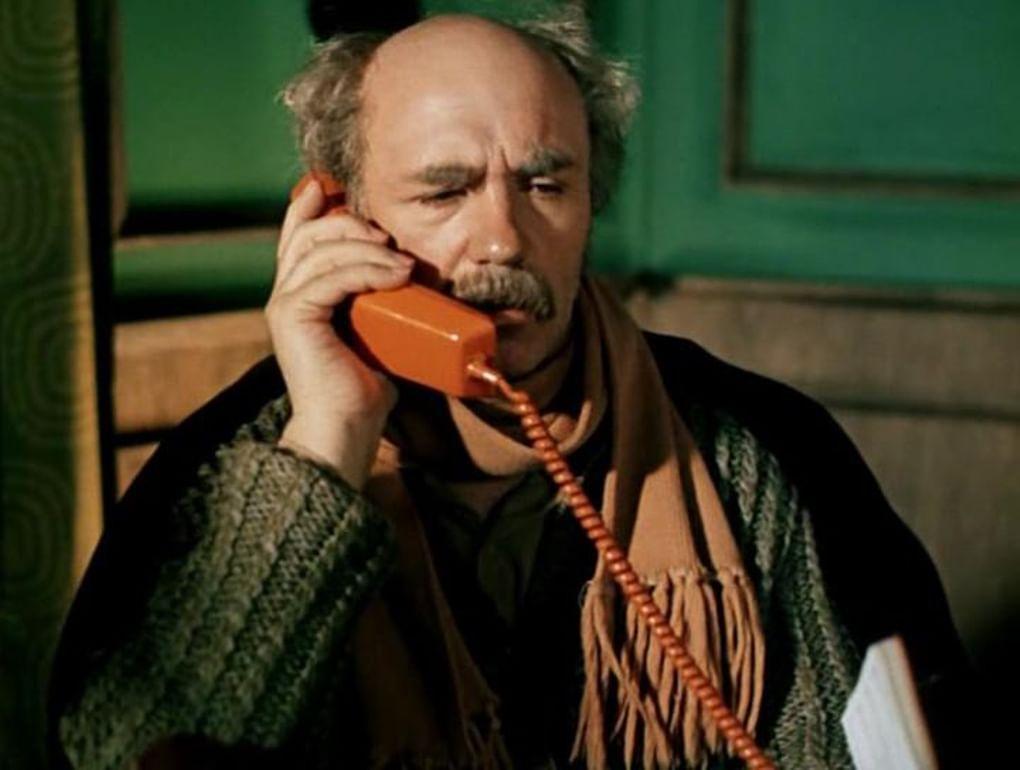 Леонид Куравлев в роли инспектора Анри Грандена в фильме «Ищите женщину» (1982) 