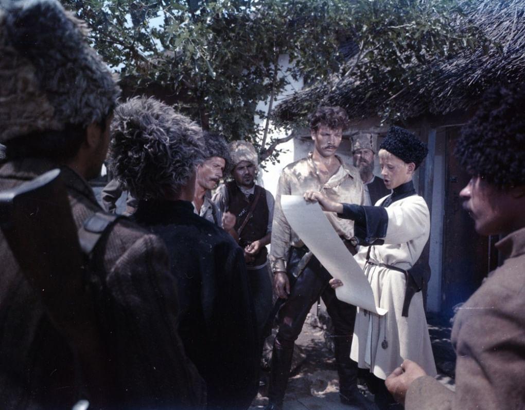 Кадр из фильма «Неуловимые мстители» (1966)