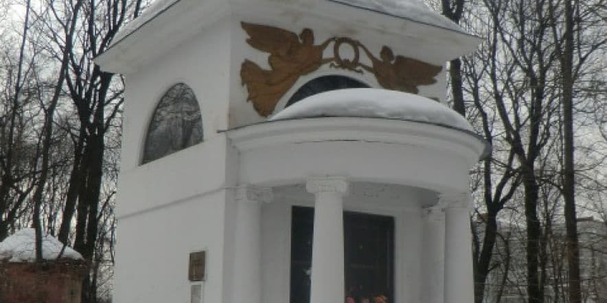 Основное изображение обзора объекта "Часовня в честь святой Троицы на Введенском кладбище в Москве"