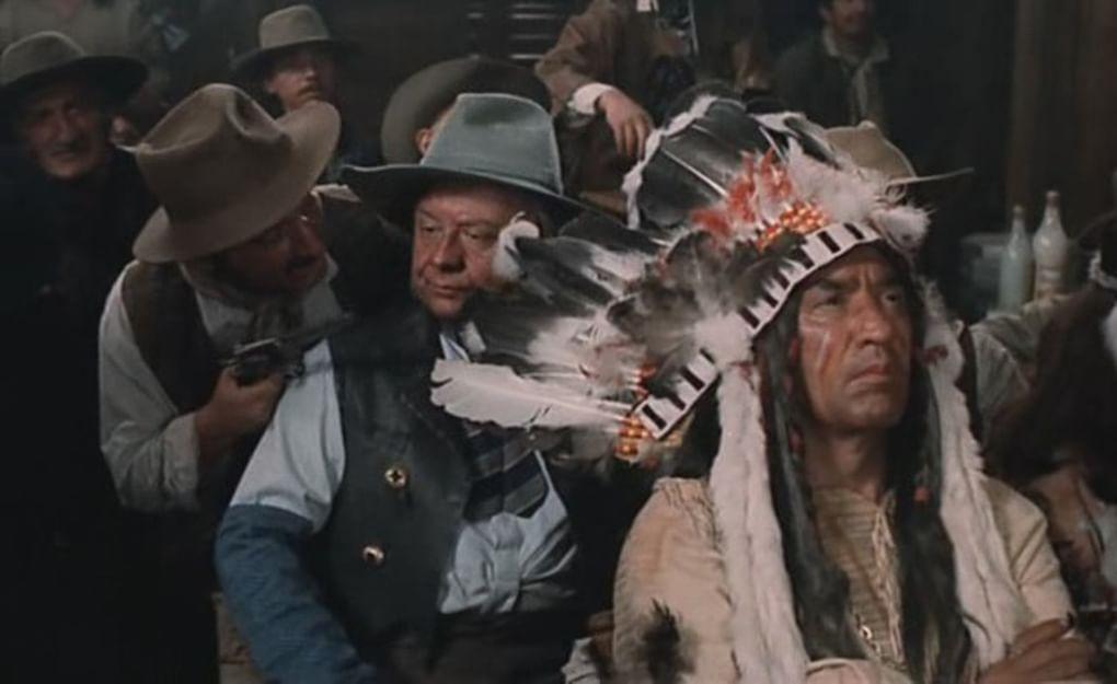 Спартак Мишулин в роли индейского вождя в фильме «Человек с бульвара Капуцинов» (1987)