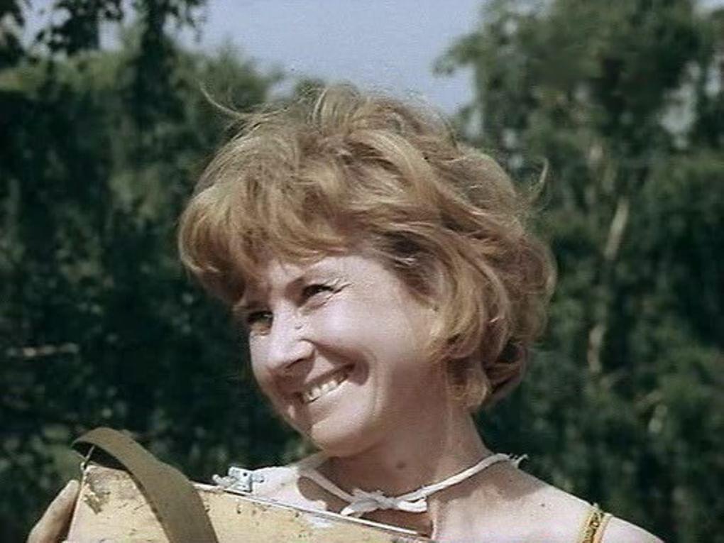 Кадр из фильма «Почти смешная история» (1977)