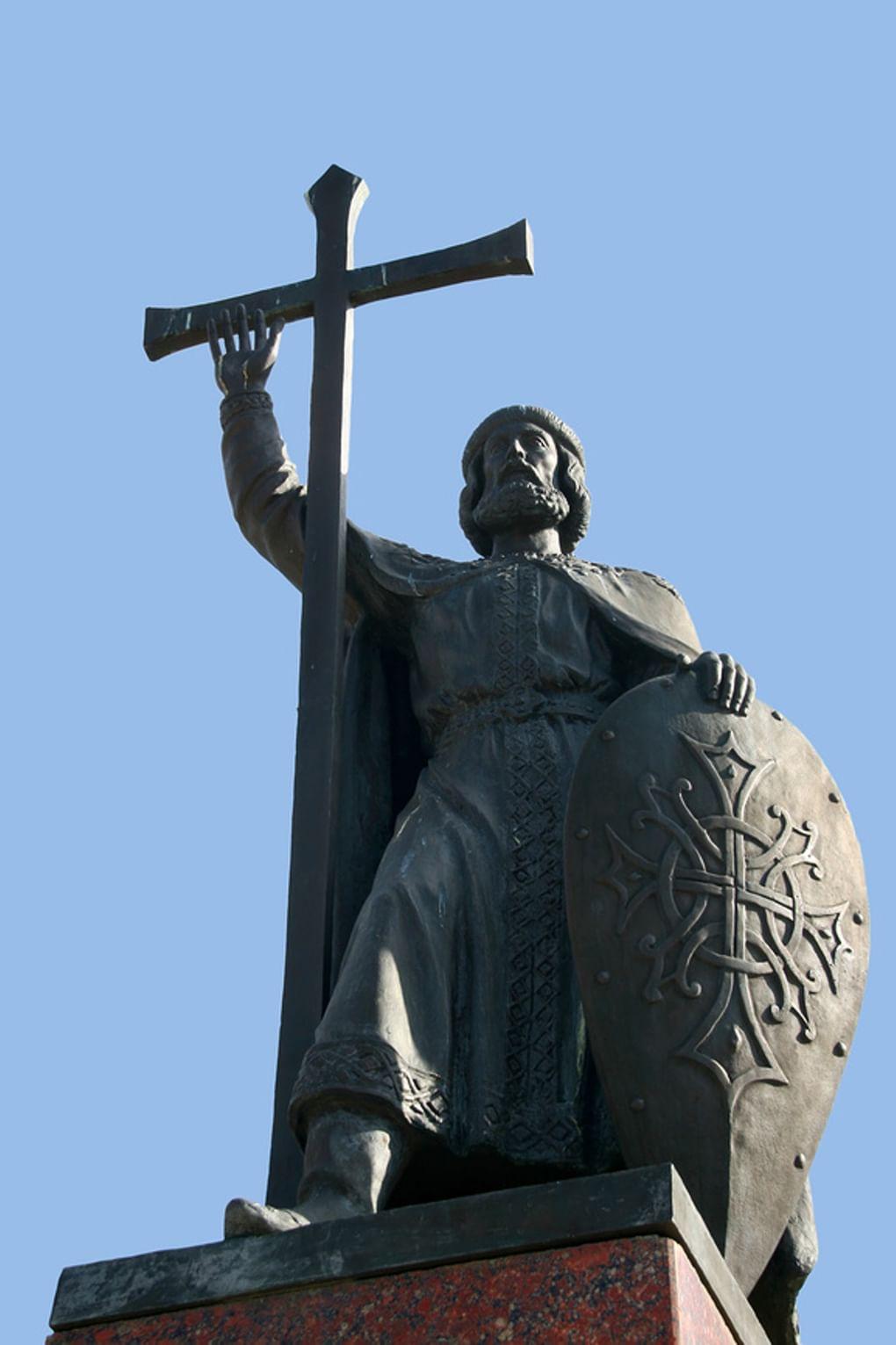 Памятник Святому равноапостольному великому князю Владимиру. Крым, Севастополь. Фотография:  Щеголева Ольга / Фотобанк Лори