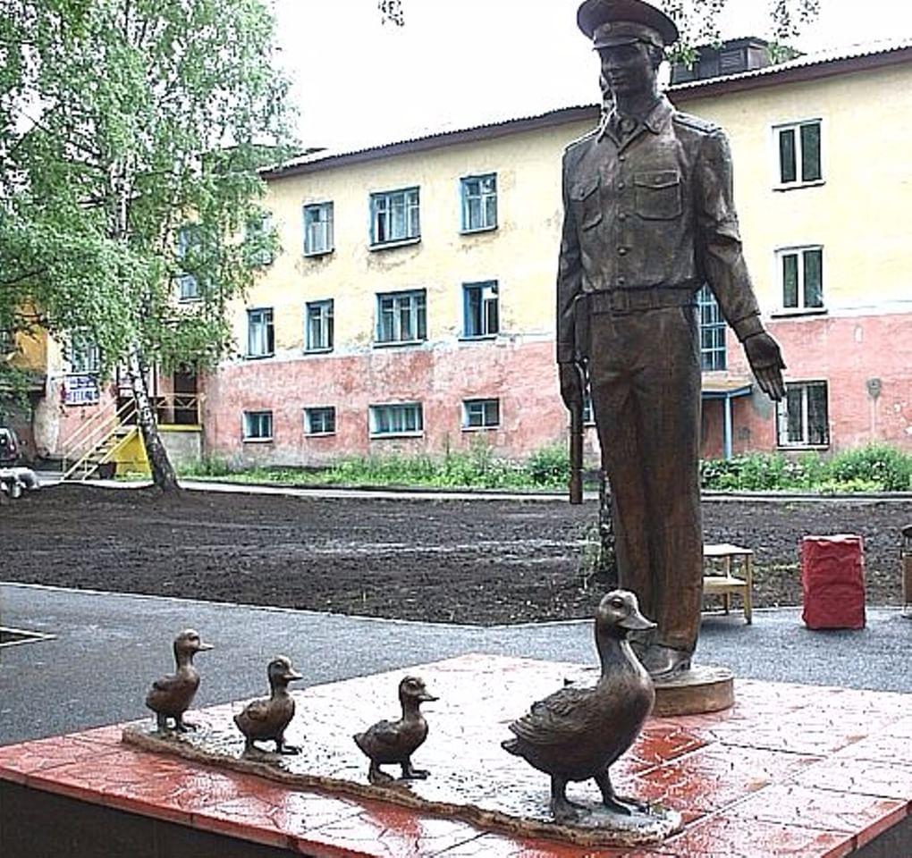 Памятник дяде Степе в Прокопьевске (Кемеровская область). Скульптор Константин Зинич. Фотография: ngs42.ru