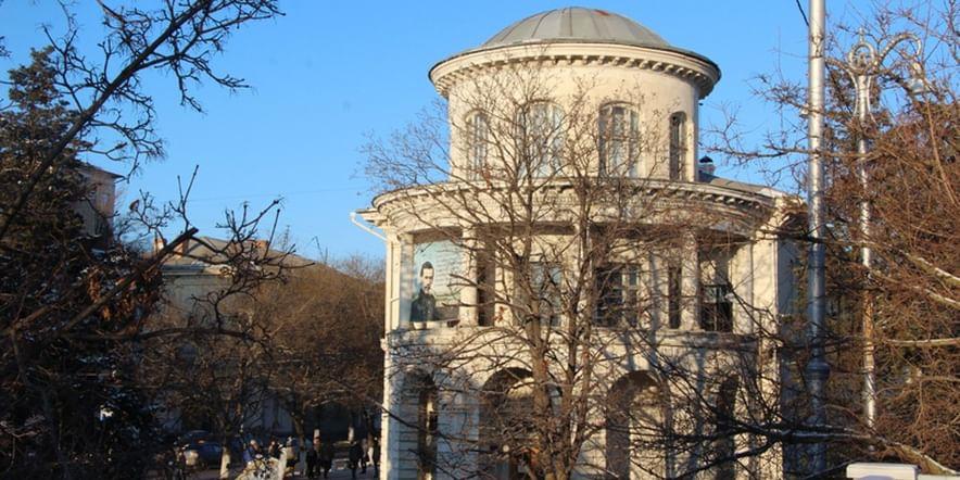 Основное изображение для учреждения Центральная городская библиотека им. Л.Н. Толстого г. Севастополя