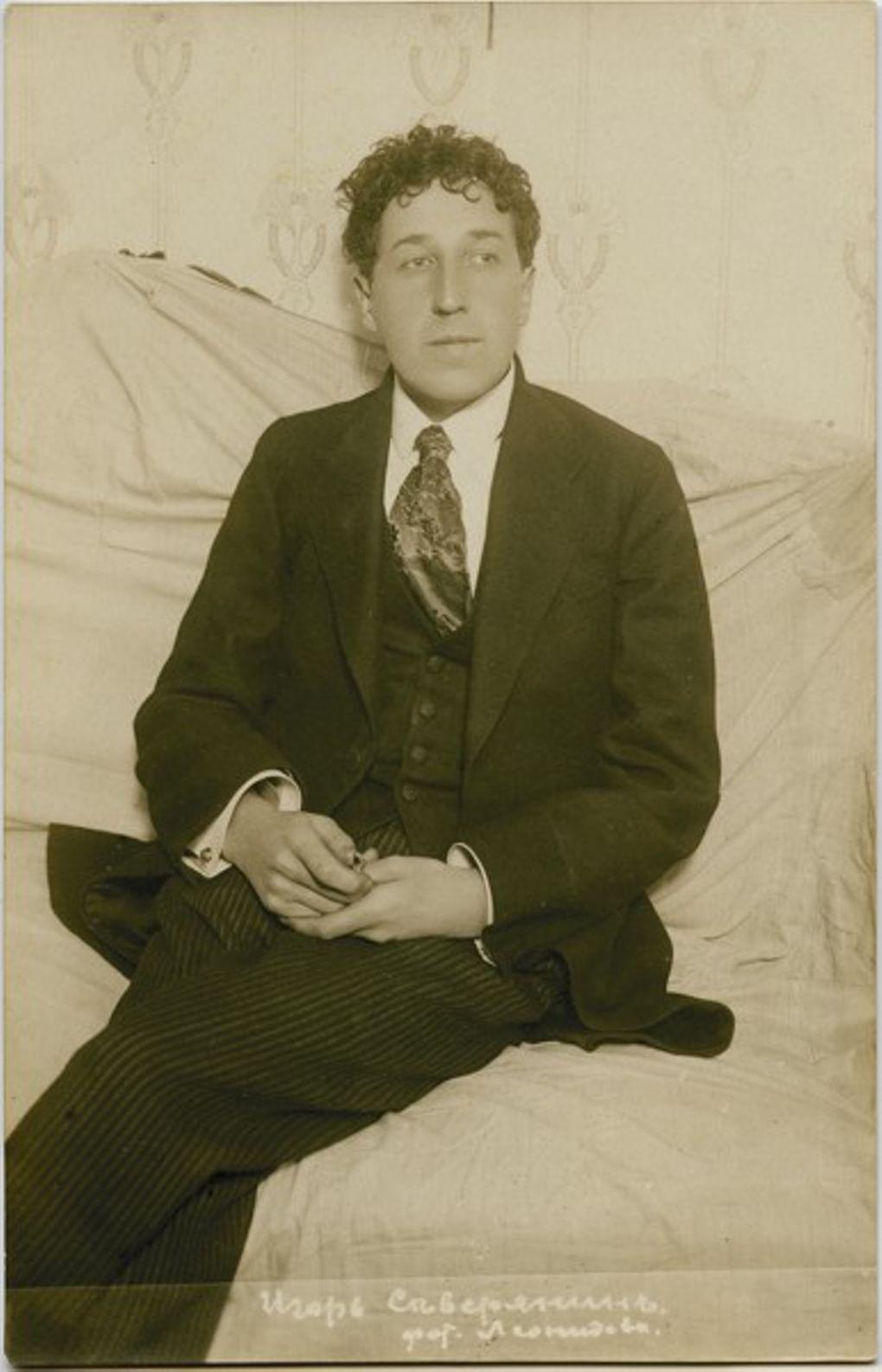 Игорь Северянин. 1933. Фотография: stihi-rus.ru