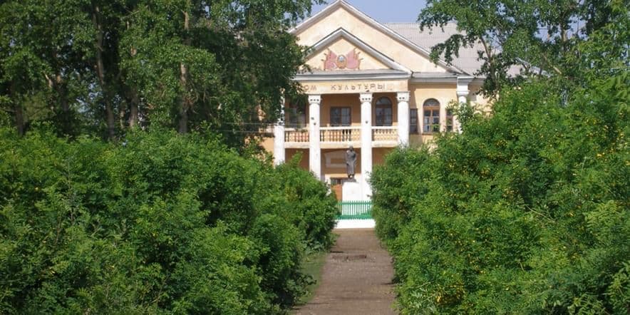 Основное изображение для учреждения Горьковская сельская Павленковская библиотека № 5