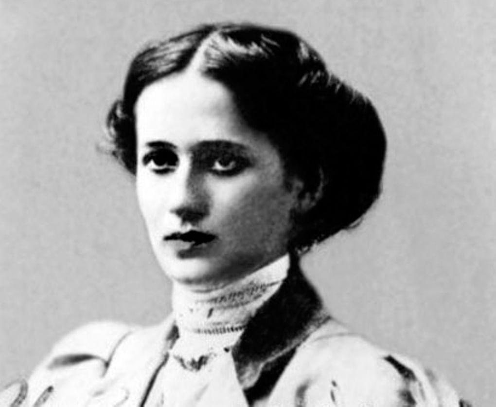 Анна Ахматова. Фотографии: maskball.ru