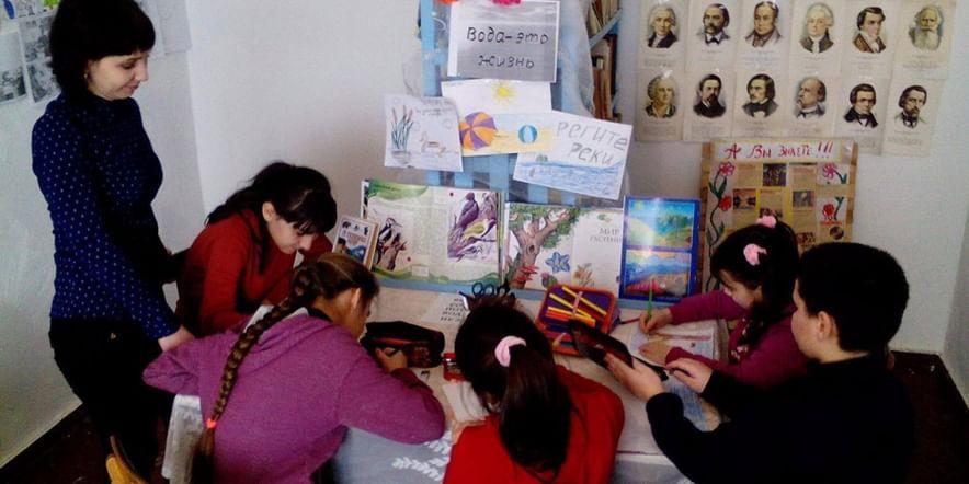 Основное изображение для учреждения Подгорненская сельская библиотека