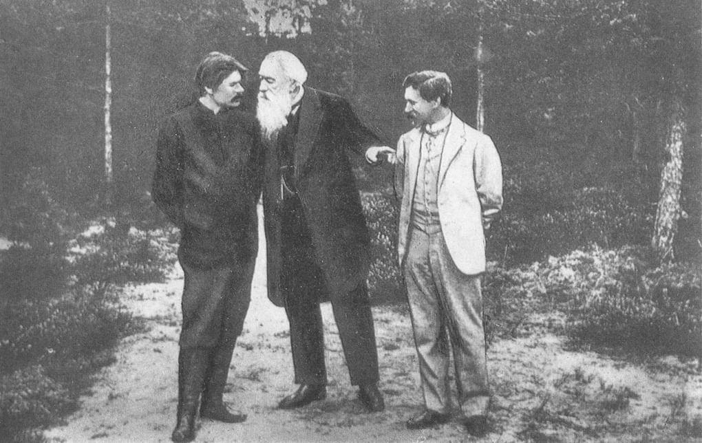 Михаил Горький, Владимир Стасов и Илья Репин в Куоккале. 1900. Фотография: ilya-repin.ru