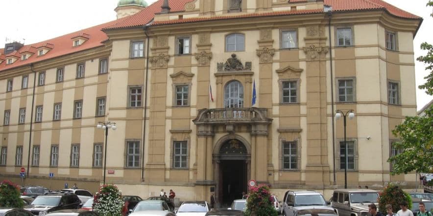 Основное изображение обзора объекта "Национальная библиотека Чешской Республики в Праге"