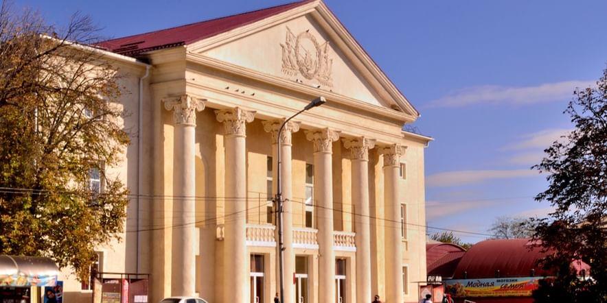 Основное изображение для учреждения Дворец культуры Сальского городского поселения на Ленина