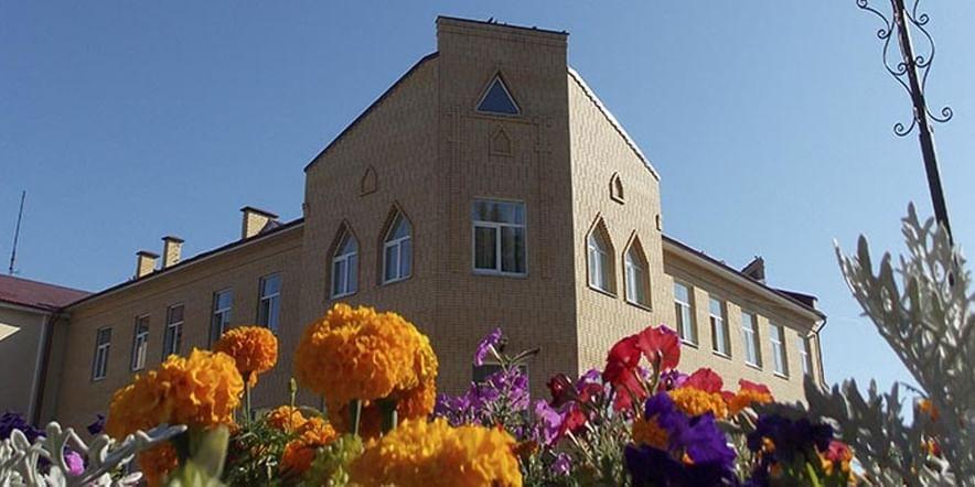 Основное изображение для учреждения Районный дворец культуры г. Сухиничи