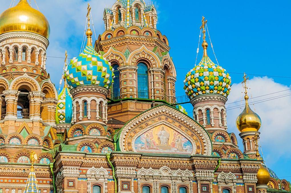 Храм Спаса на Крови – вид крупным планом. Фотография: Зезелина Марина / фотобанк «Лори»